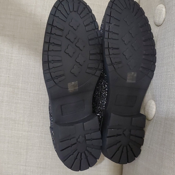 Shoes - Picture 5 of 5